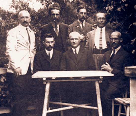 Image - The founding members of the Ukrainian Union of Agrarians-Statists (1926): sitting (l-r): V. Lypynsky, P. Skoropadsky, S. Shemet; standing (l-r): O. Skoropys-Yoltukhovsky, L. Sidletsky, M. Kochubei, M. Tymofiiv.